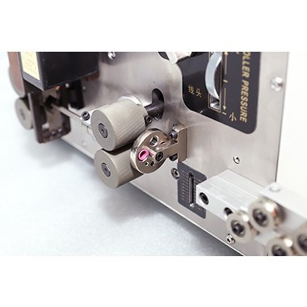 Macchina per taglio e spelatura fili serie HC-515 (0,1-10 mm2)